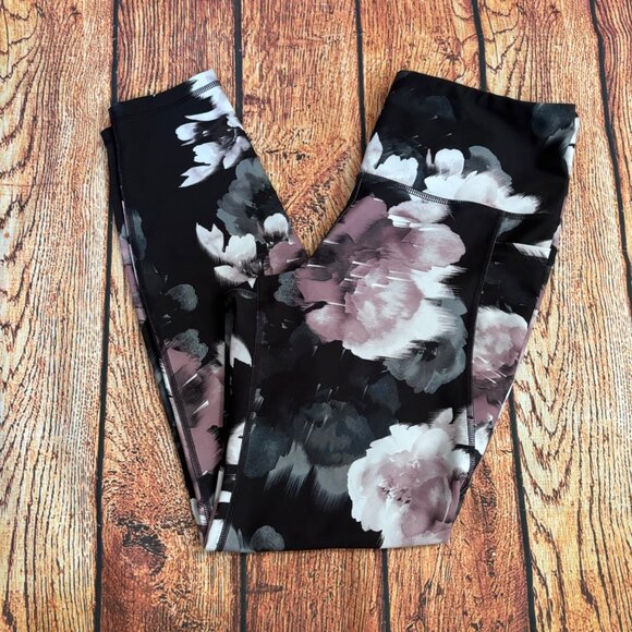 6 Old Navy Women’s Elevate Leggings and 1 c9 by Champion - Size L (Lot of 7) - Picture 4 of 16